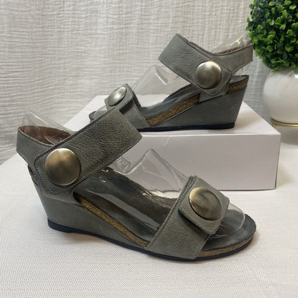 Taos Carousel 2  Leather Wedge Sandals Womens Size  37 US Gray 6  6.5